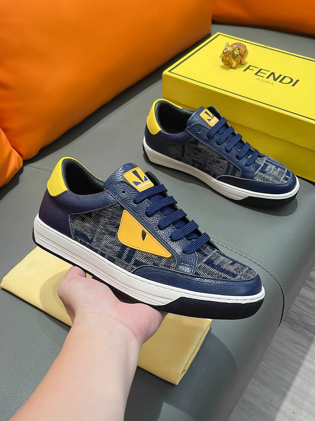 Men's shoes FENDI "Fendi" P400 Regular size: 38-44 (casual shoes) Product materials: Selected cowhide upper, soft sheepskin lining; original outsole.